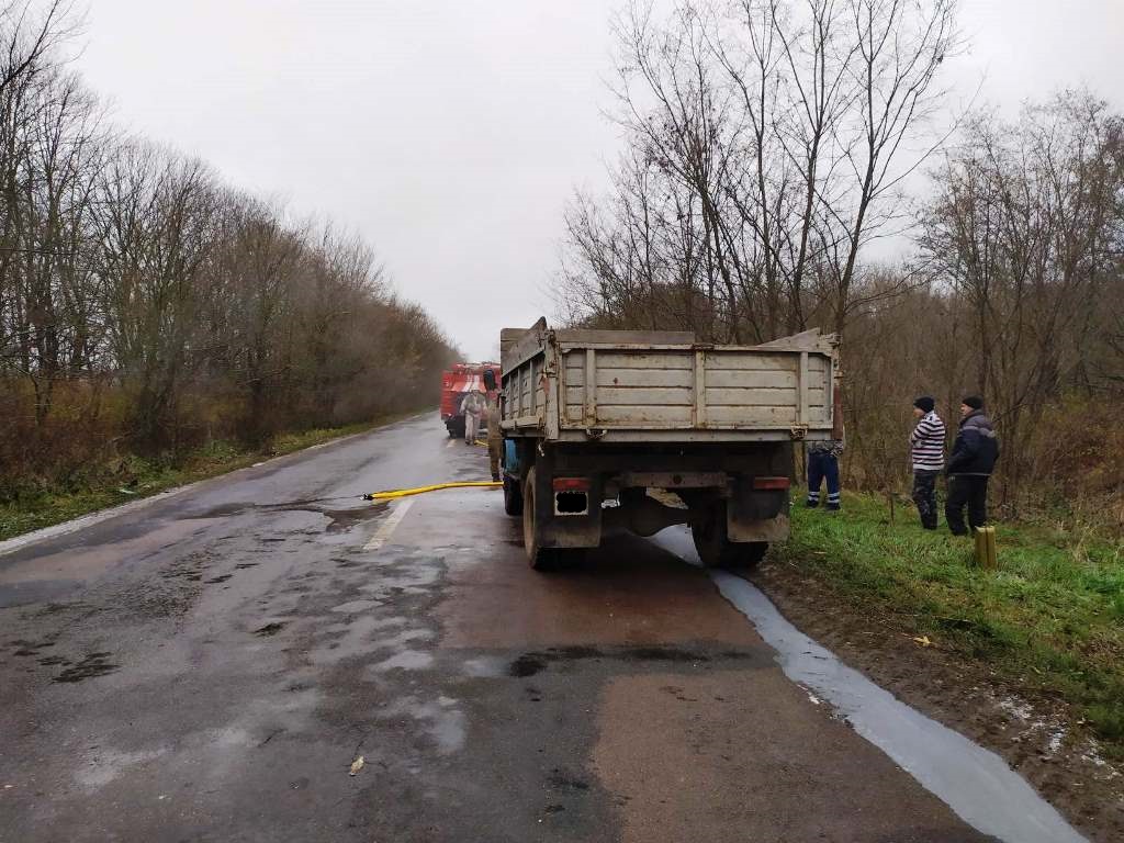 На Любарщині в дорозі загорілася вантажівка