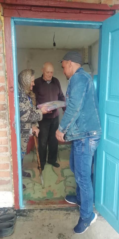 Матері-героїні Любарської громади отримали подарунки від депутата обласної ради Ігоря Ходака