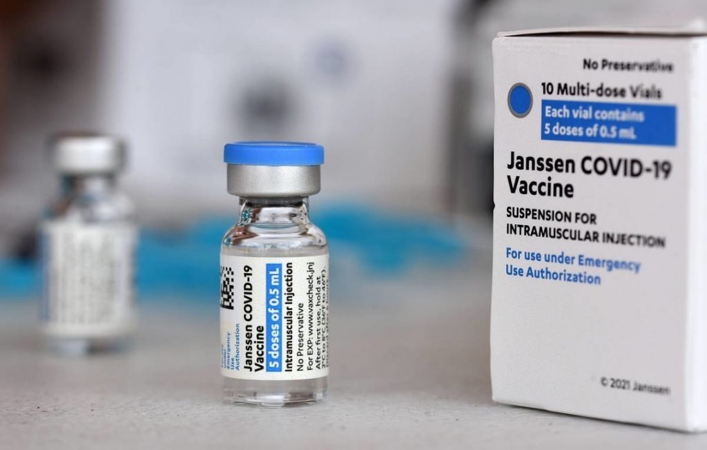 В Україну доставили 100 тис. доз вакцини проти COVID-19 від"дочки" Johnson & Johnson