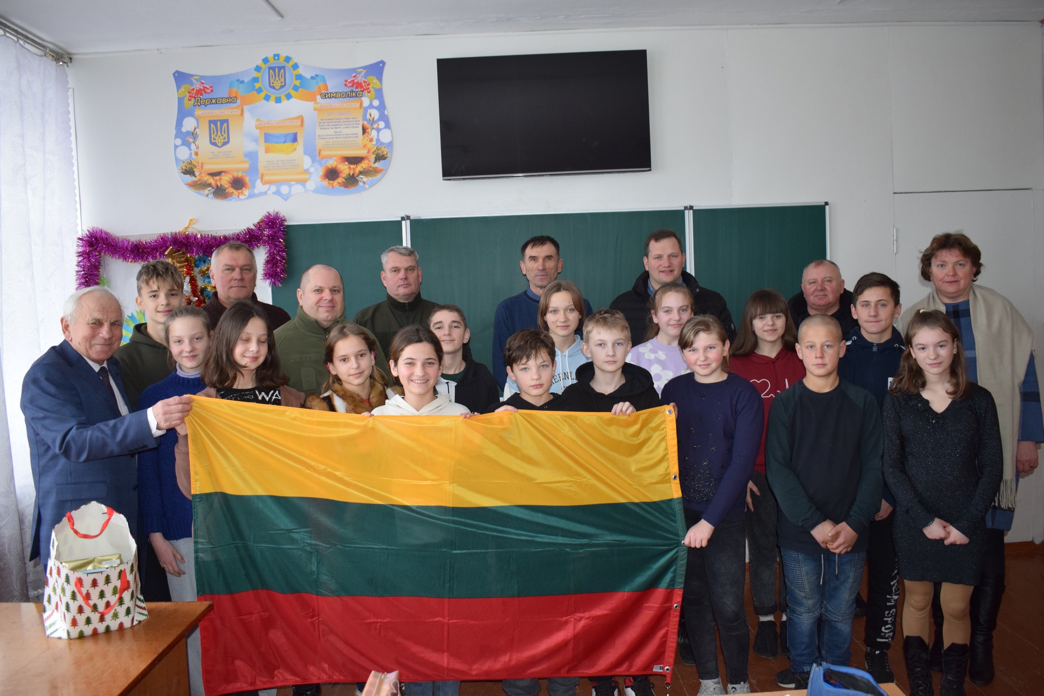 Любарщина: отримали допомогу з Литви для громади та воїнів ЗСУ