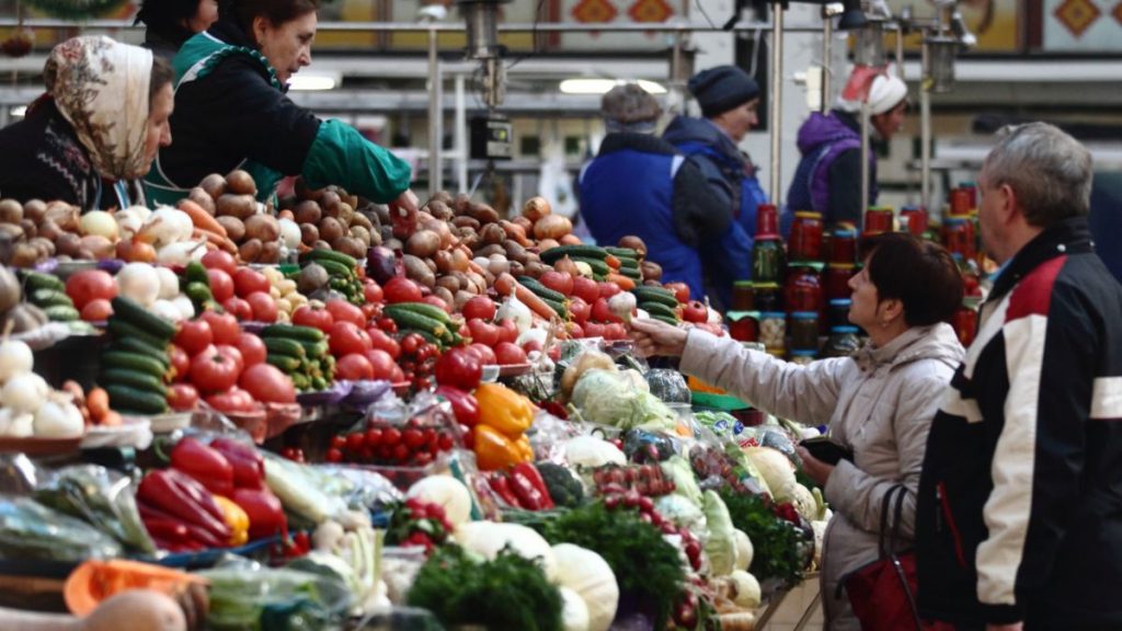 Продуктовий кошик українця 2023: як змінились ціни на базові продукти