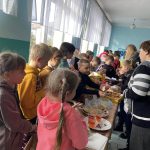 Любарщина: на благодійному ярмарку діти зібрали 11 тис грн для ЗСУ