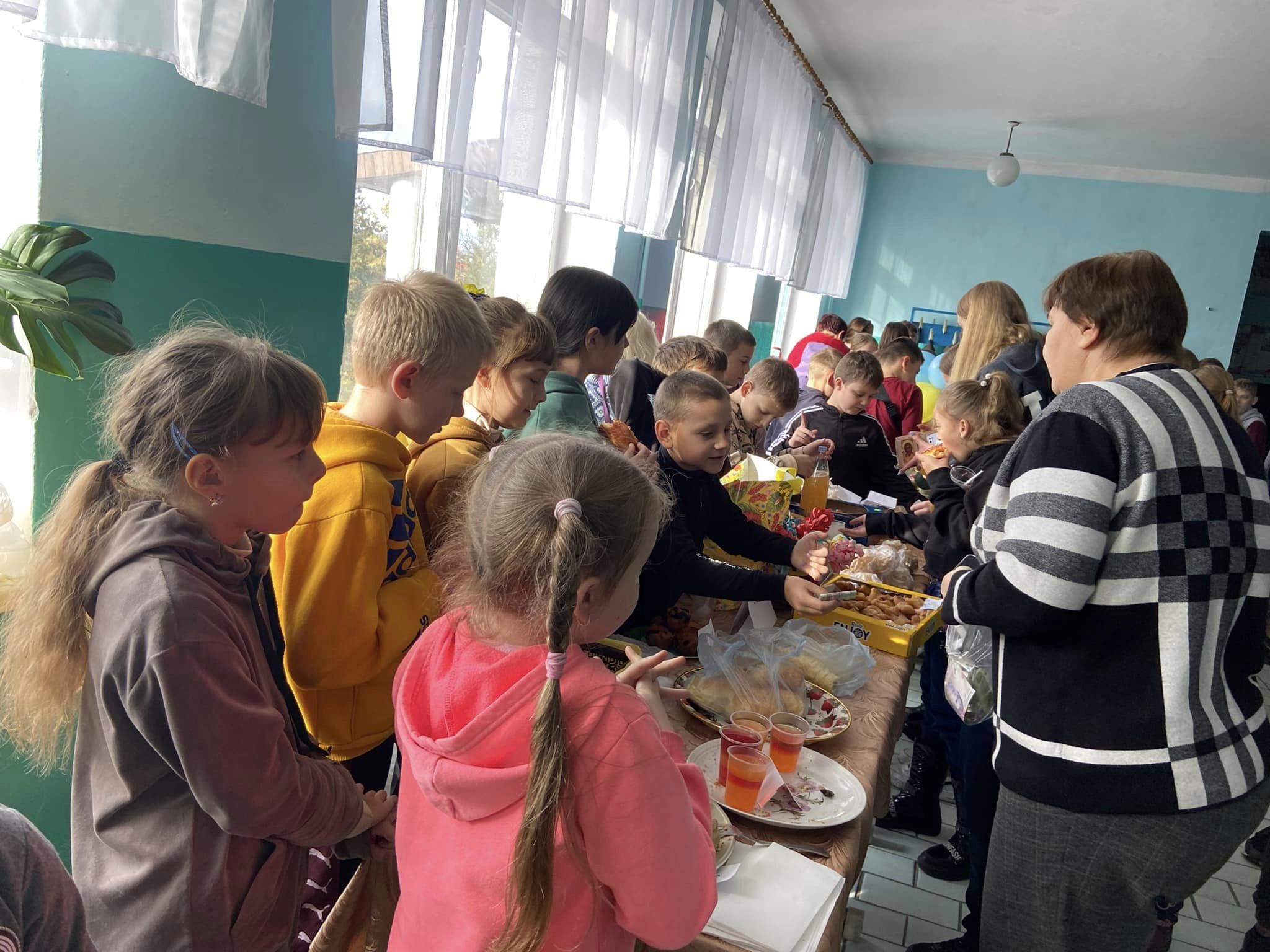 Любарщина: на благодійному ярмарку діти зібрали 11 тис грн для ЗСУ