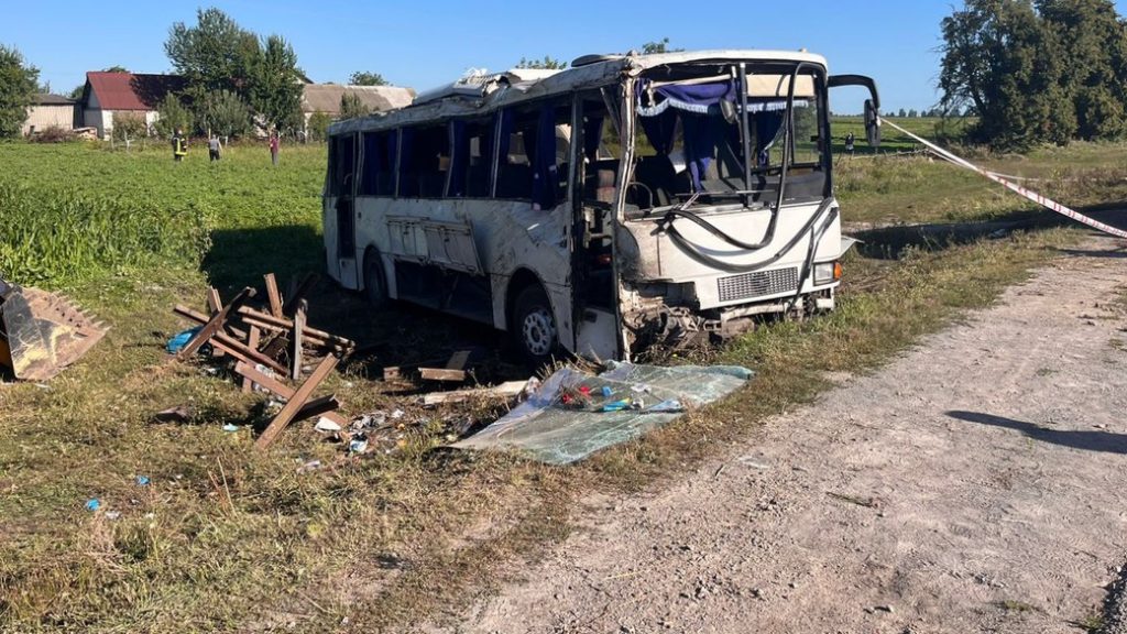 Автобус, який потрапив в ДТП на Хмельниччині, віз на відпочинок дітей військових із Житомирщини