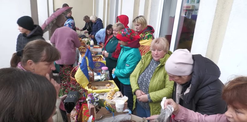 Майже 65 тисяч гривень зібрали на ярмарку в Любарі: гроші спрямують на потреби військових