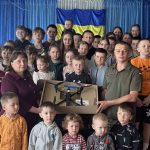 У Березівській гімназії передали дрон для військового ЗСУ