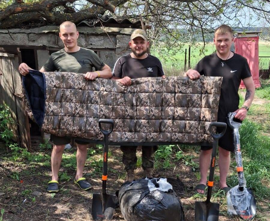 Волонтери Любарщини звітують про допомогу військовим: що купили за місяць