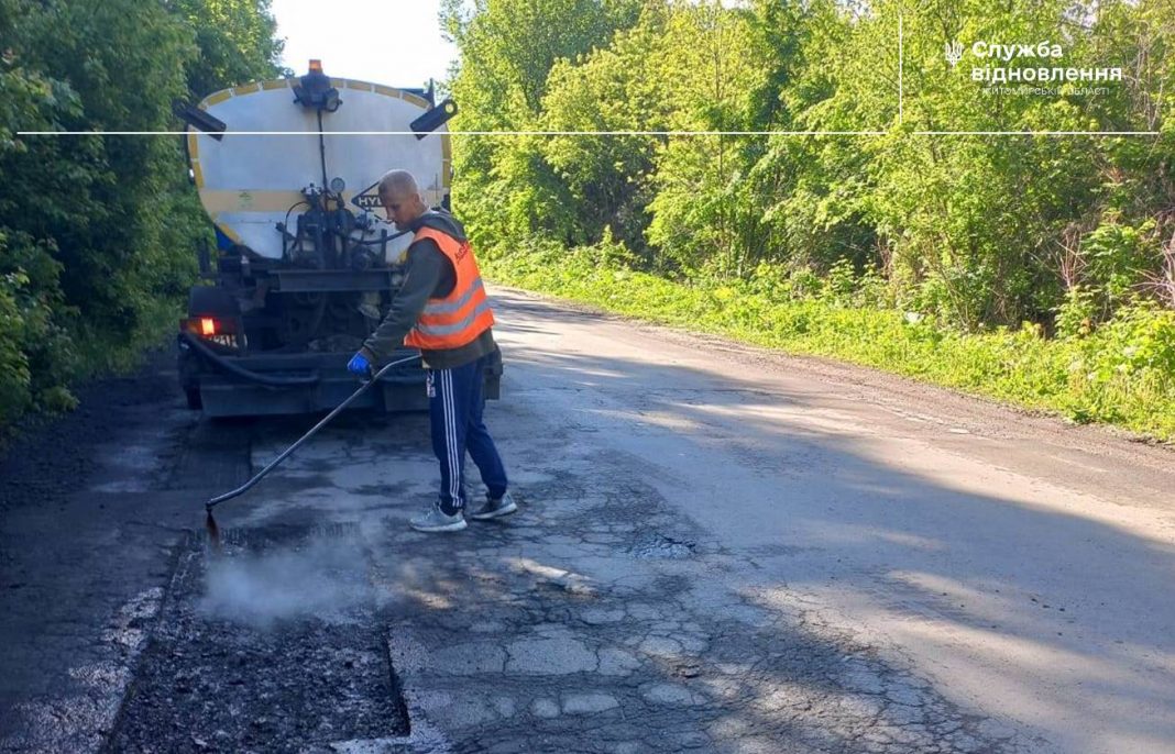 Ремонт доріг: дорога біля села Велика Волиця Т- 06-01 Баранівка – Висока Піч