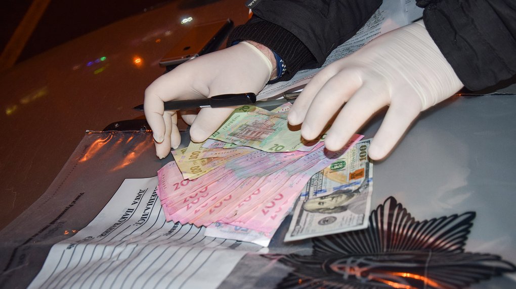 Двох жителів Любарської територіальної громади судитимуть за дачу хабаря поліцейським