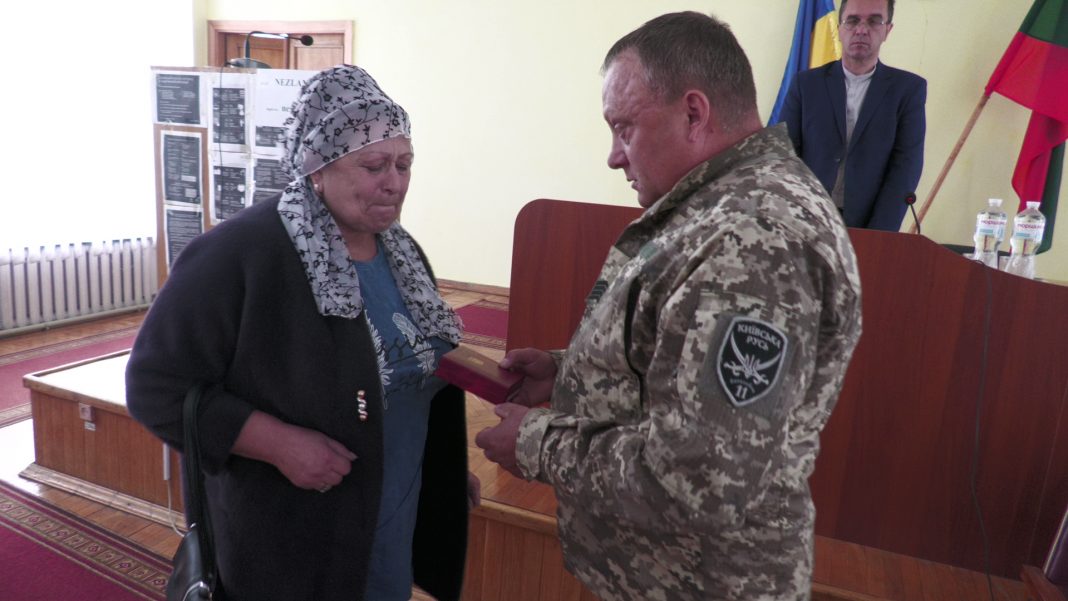 Державні нагороди передали рідним шести полеглих Воїнів з Любарщини