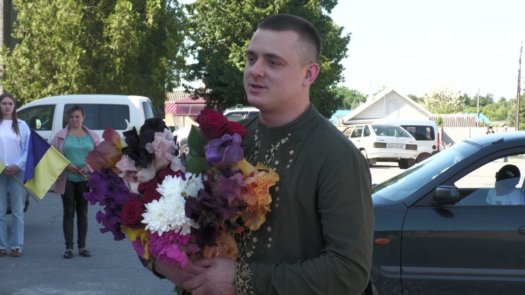 Воїна Артура Радомського зістріли у Любарі після ворожого полону