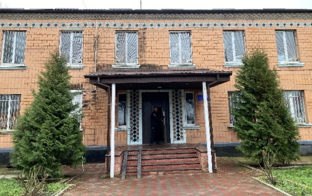 Правозахисники відвідали відділок поліції у Любарі: порушення прав на захист від катувань, жорстокого, нелюдського поводження Правозахисники відвідали відділок поліції у Любарі: порушення прав на захист від катувань, жорстокого, нелюдського поводження