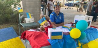 Волонтерка Міла Марцун допомагає військовим з Кайманових островів Волонтерка Міла Марцун допомагає військовим з Кайманових островів