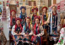 Гурт “Срібні голоси” Березівської гімназії здобув ІІІ місце в обласному фестивалі обрядового піснеспіву Гурт "Срібні голоси" Березівської гімназії здобув ІІІ місце в обласному фестивалі обрядового піснеспіву