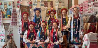 Гурт “Срібні голоси” Березівської гімназії здобув ІІІ місце в обласному фестивалі обрядового піснеспіву Гурт "Срібні голоси" Березівської гімназії здобув ІІІ місце в обласному фестивалі обрядового піснеспіву