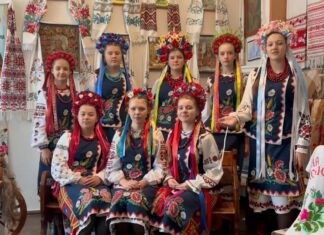 Гурт “Срібні голоси” Березівської гімназії здобув ІІІ місце в обласному фестивалі обрядового піснеспіву Гурт "Срібні голоси" Березівської гімназії здобув ІІІ місце в обласному фестивалі обрядового піснеспіву