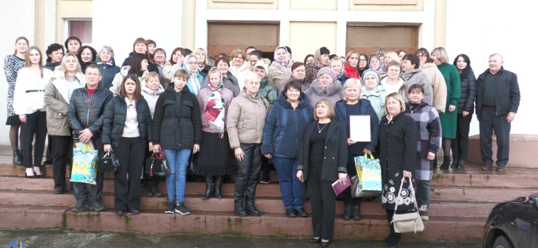 Майже тисяча маскувальних сіток і понад 1,3 млн грн донатів для ЗСУ: робота волонтерів закладів культури Любарщини торік Майже тисяча маскувальних сіток і понад 1,3 млн грн донатів для ЗСУ: робота волонтерів закладів культури Любарщини торік