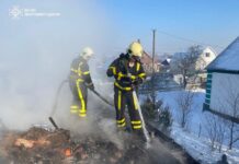 Пожежа у Карпівцях: 78-річну жінку госпіталізували через отруєння чадним газом Пожежа у Карпівцях: 78-річну жінку госпіталізували через отруєння чадним газом