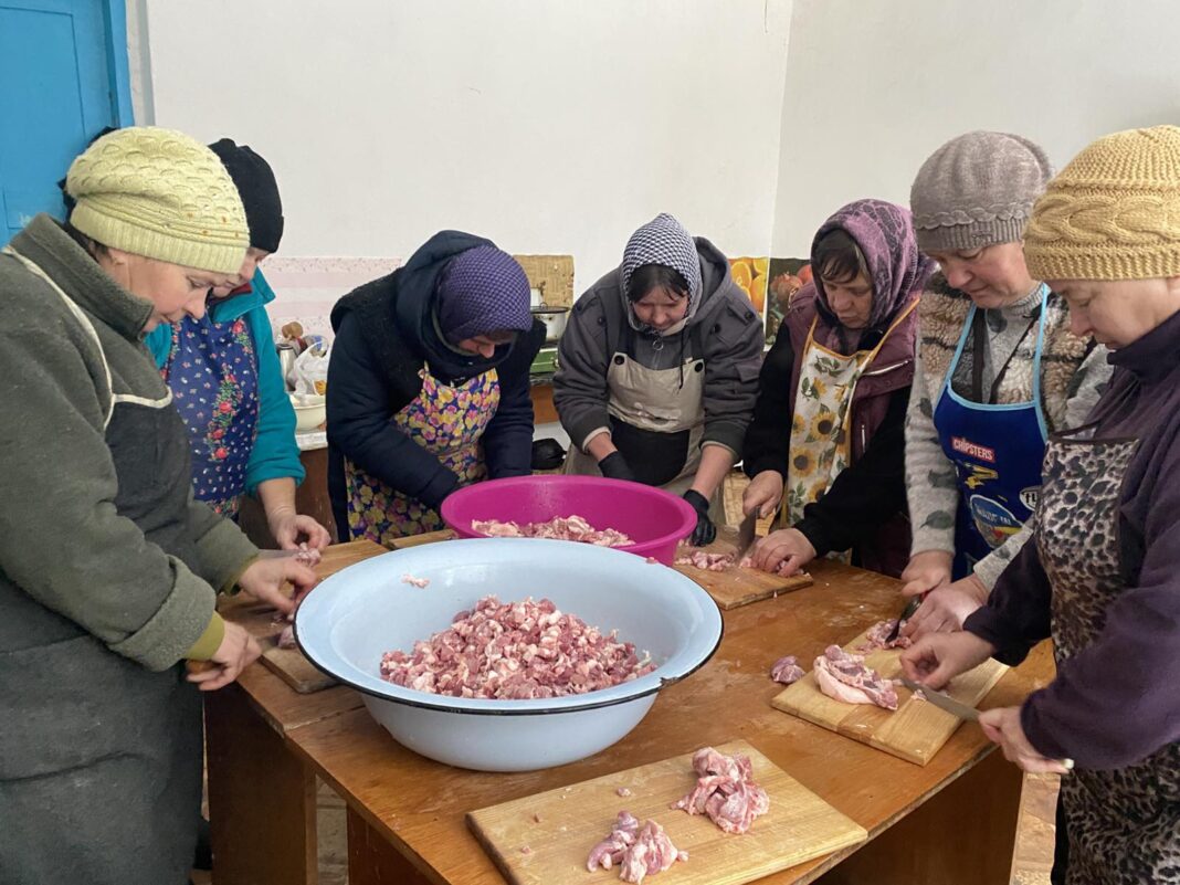 Волонтерська робота працівників закладів культури Любарщини: ФОТОЗВІТ